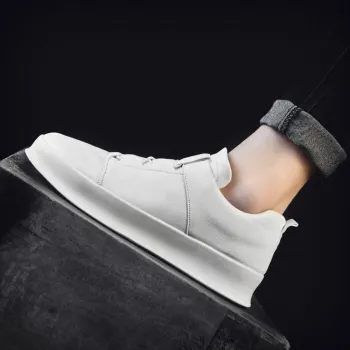 Korean Style Wolf Men's Casual Sneakers